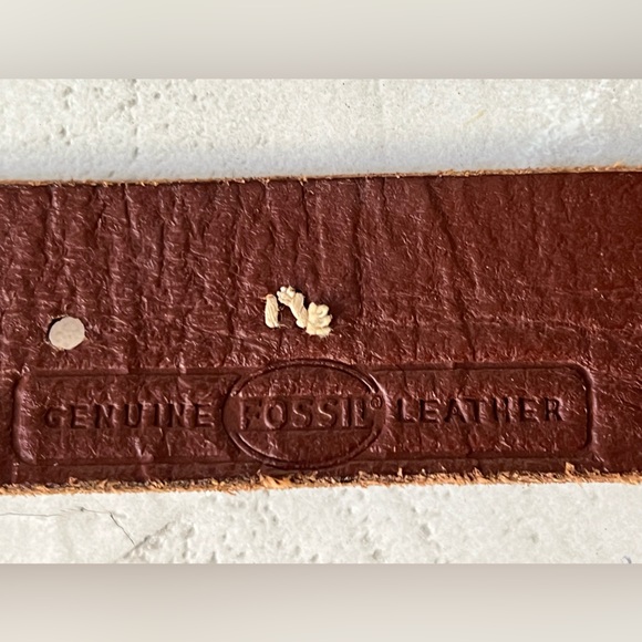 Vintage Women’s Fossil Leather Distressed Y2K Fairy core Floral Belt size Large - Picture 7 of 8